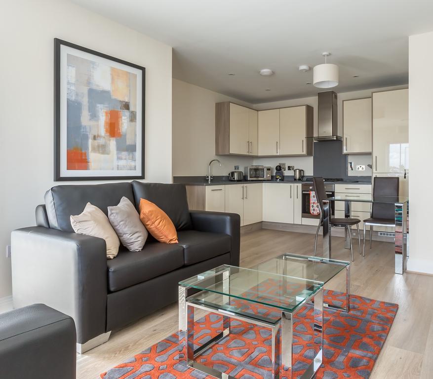 House Of Fisher - Athena Court Maidenhead Room photo