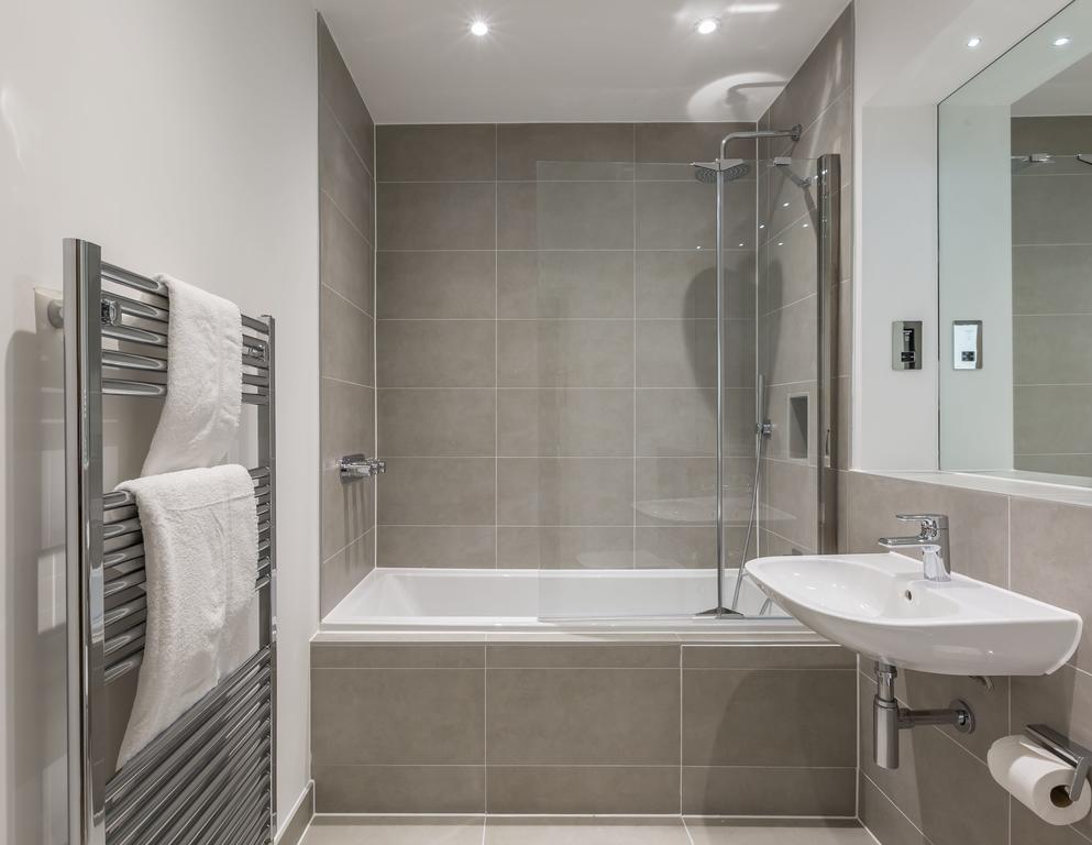 House Of Fisher - Athena Court Maidenhead Room photo